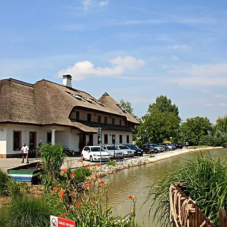 Penzion Eko Park Piestany Gasthof Piest'any