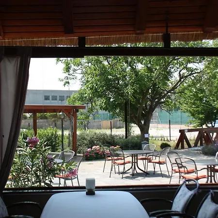 Konukevi Eko Park Piest'any