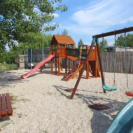 Konukevi Eko Park 4*